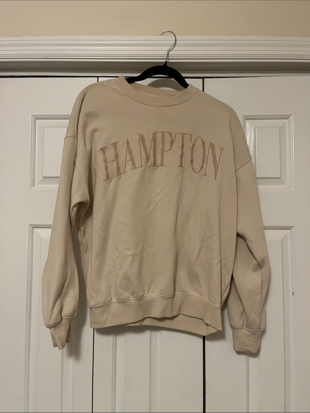 Hampton Embroidered Crewneck Sweatshirt - Cream